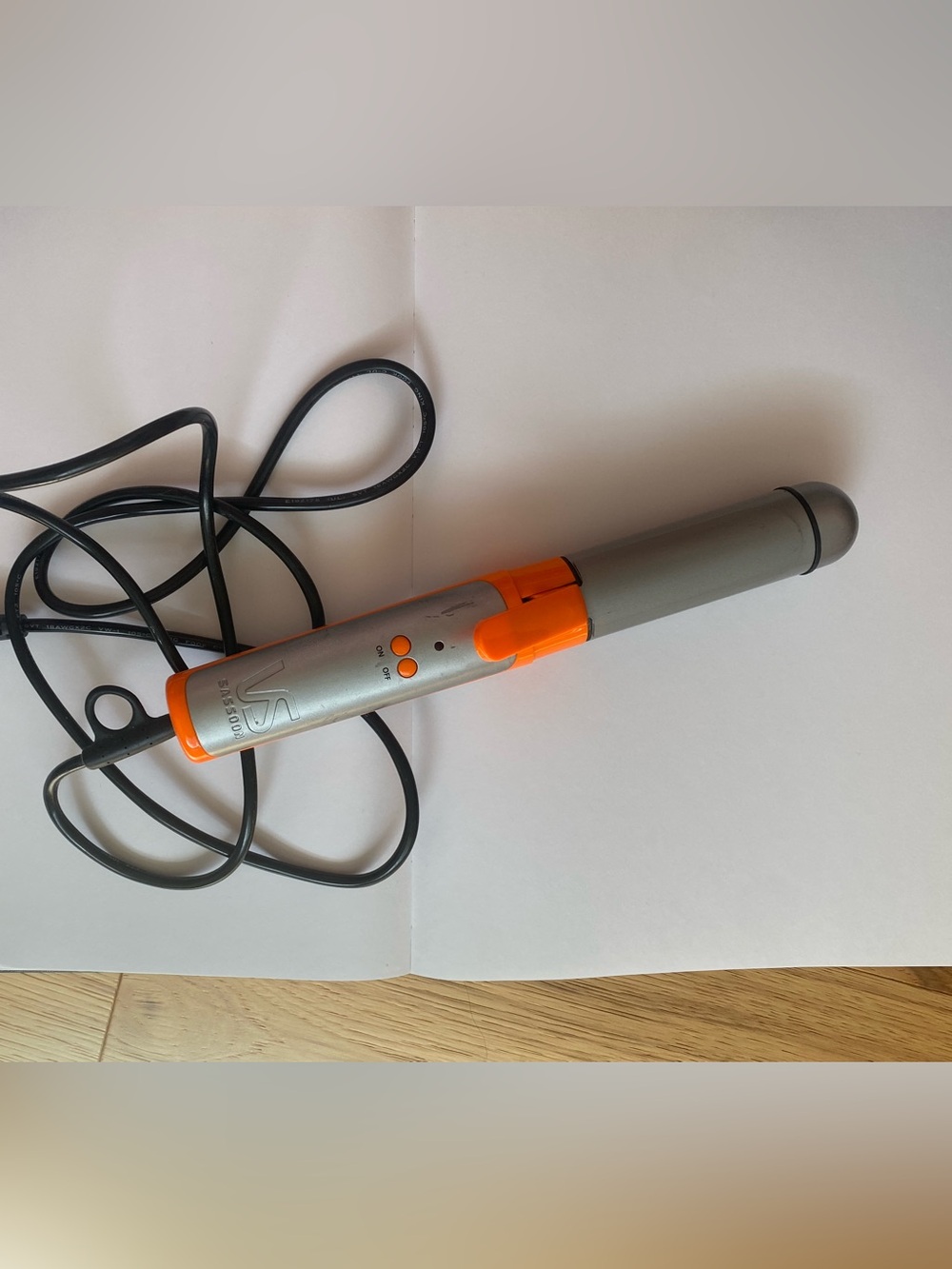 Vidal Sassoon Silver and Orange Curling Wand 1.5” barrel